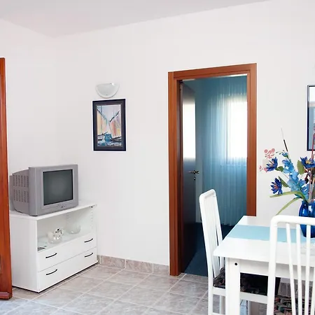 5617g Apartamento Postira