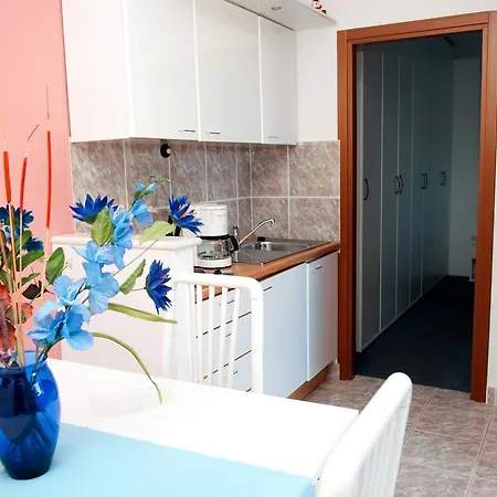 5617g Apartment Postira